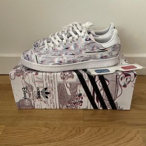 Adidas Stan Smith Mickey Mouse 3D. 3D glasses included with original box.